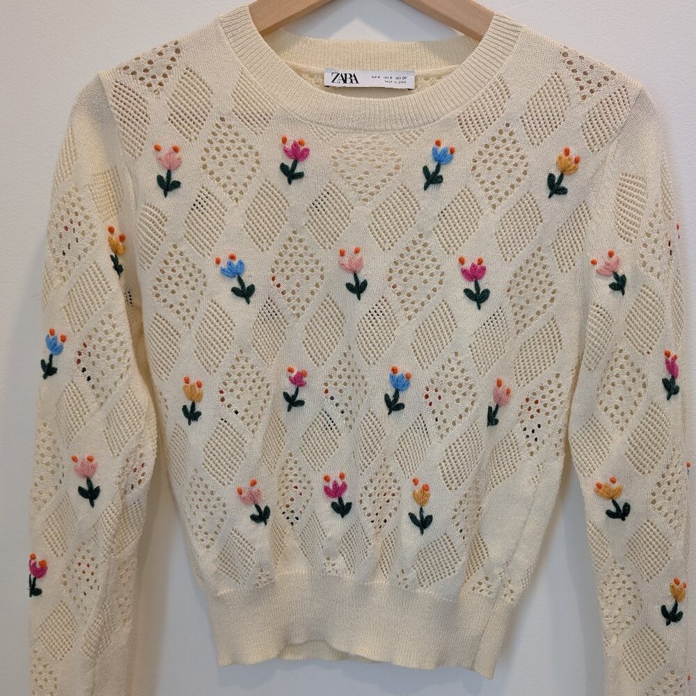 Zara Floral Embroidered Sweater Size Small